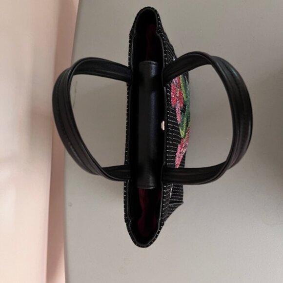 Isabella Fiore Shoulder Bag with Beaded Flowers, in Excellent Condision - Picture 6 of 7